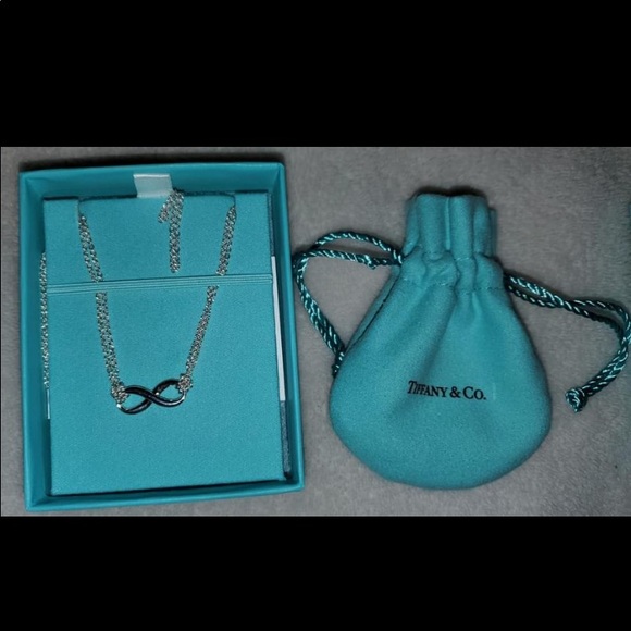 Authentic Tiffany & Co. infinity necklace - Picture 5 of 5